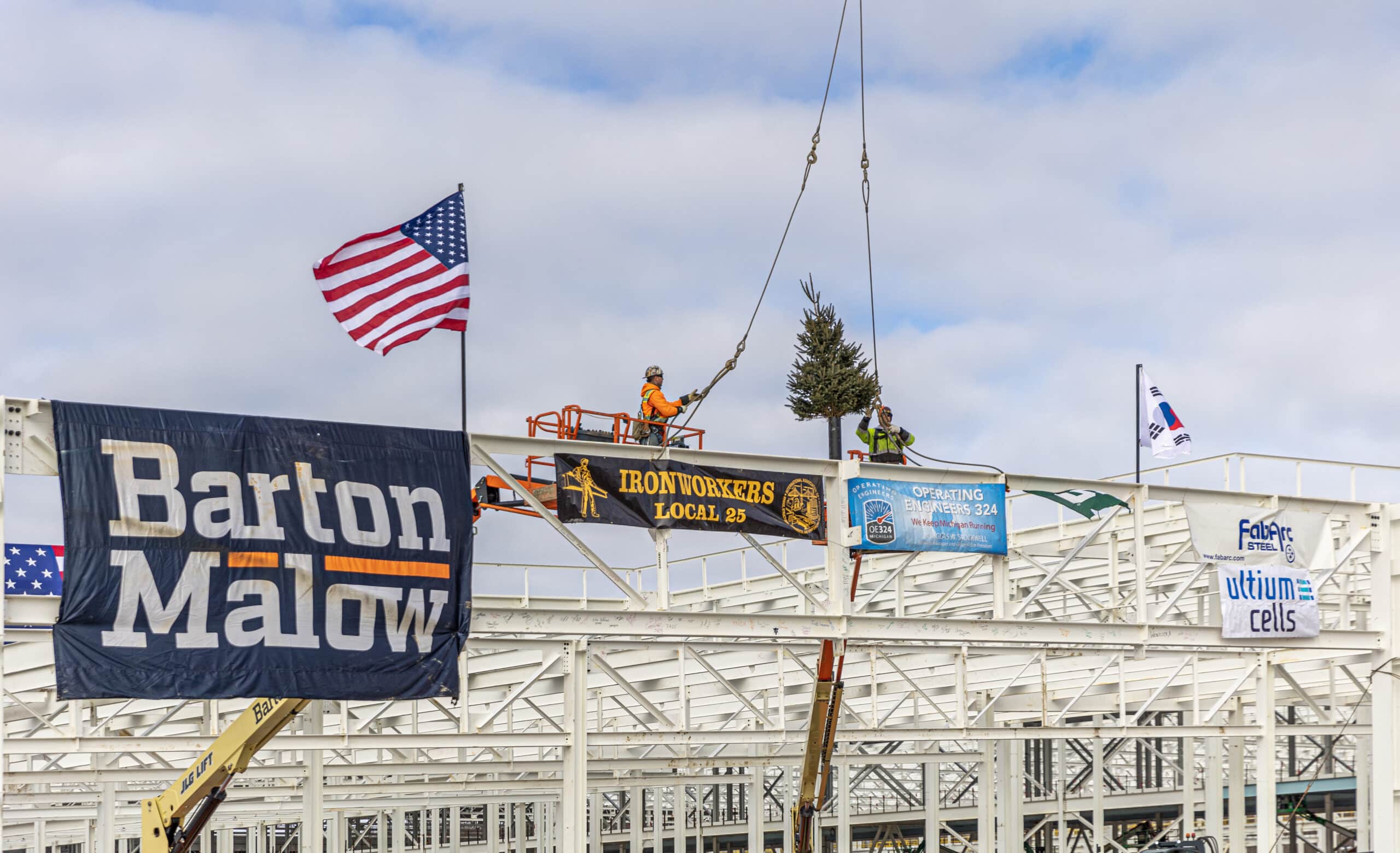 Ultium_3_ToppingOut_2.24.2023